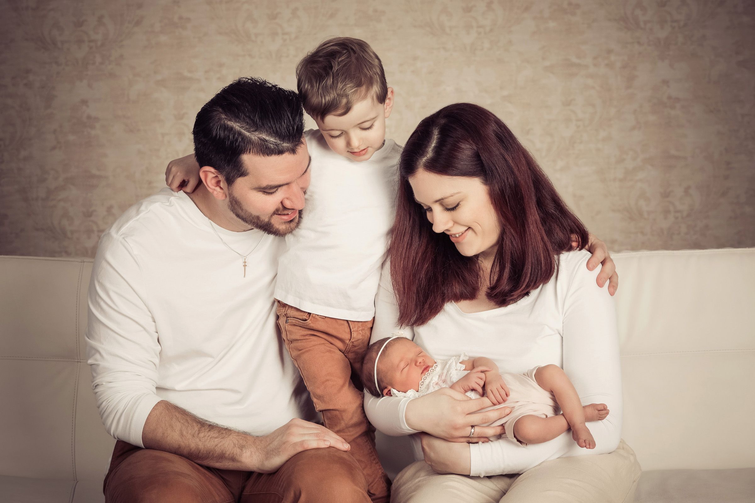 Familienfotos in beige und weiß