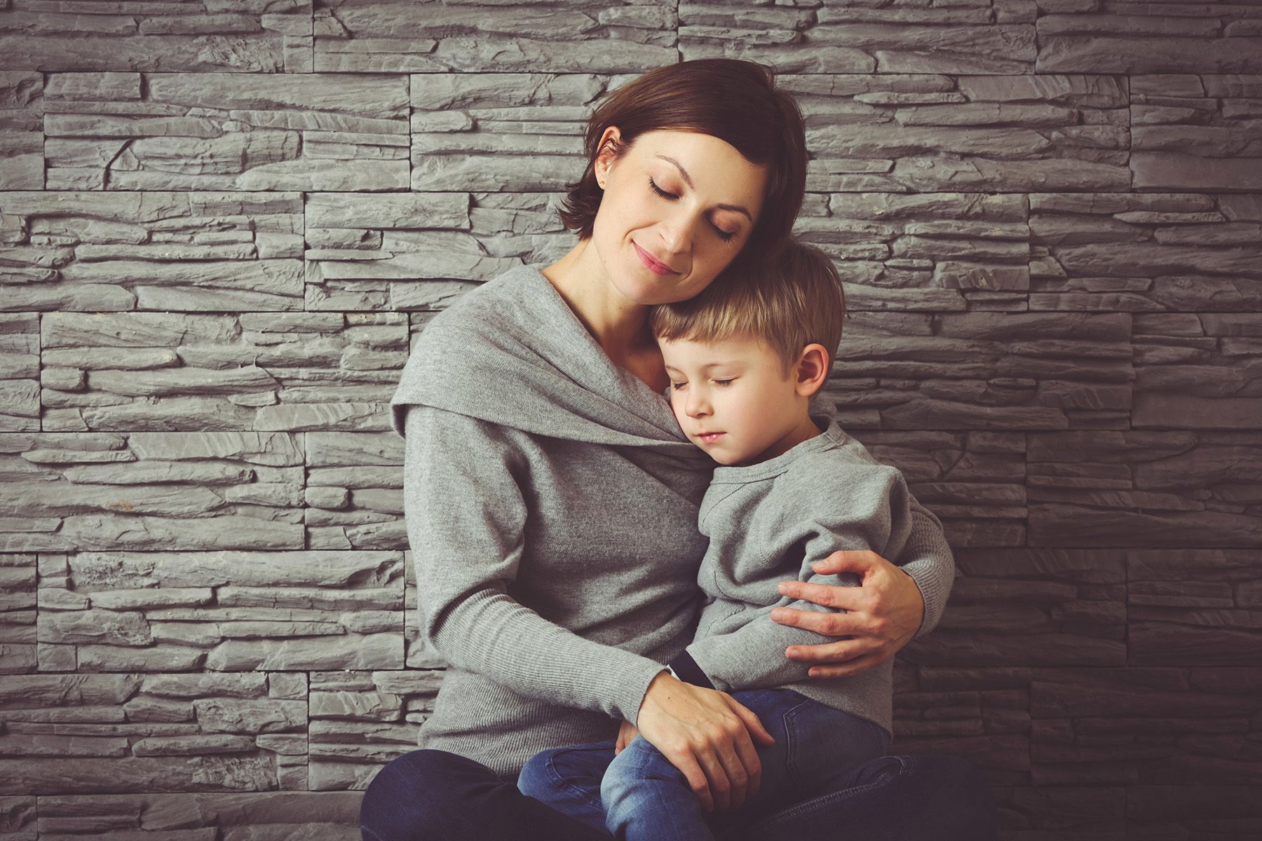 Kuschelfotos Mama und Sohn