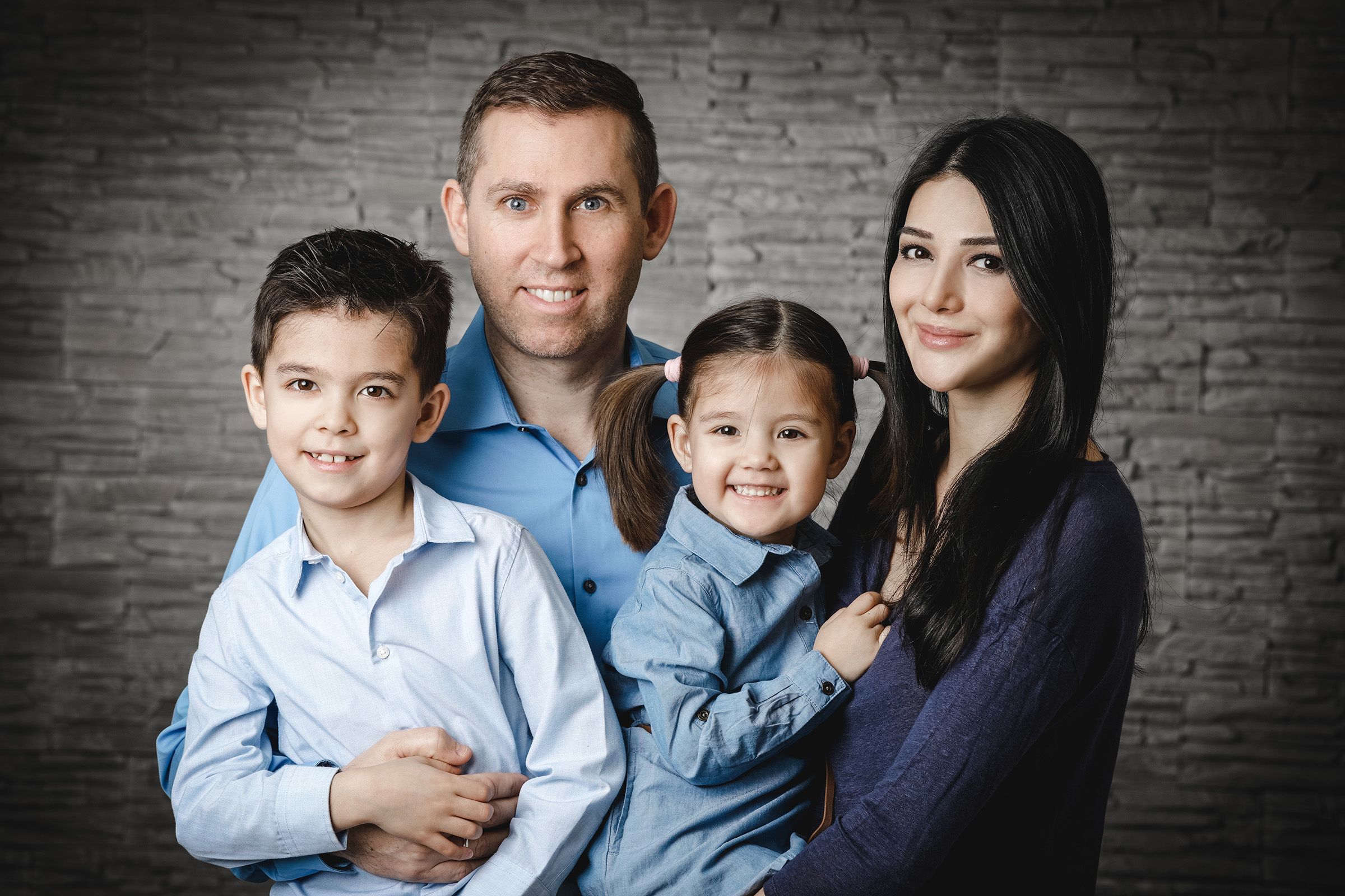 Familienfotos mit vier Personen